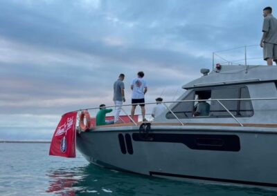 yate en gijón navegando